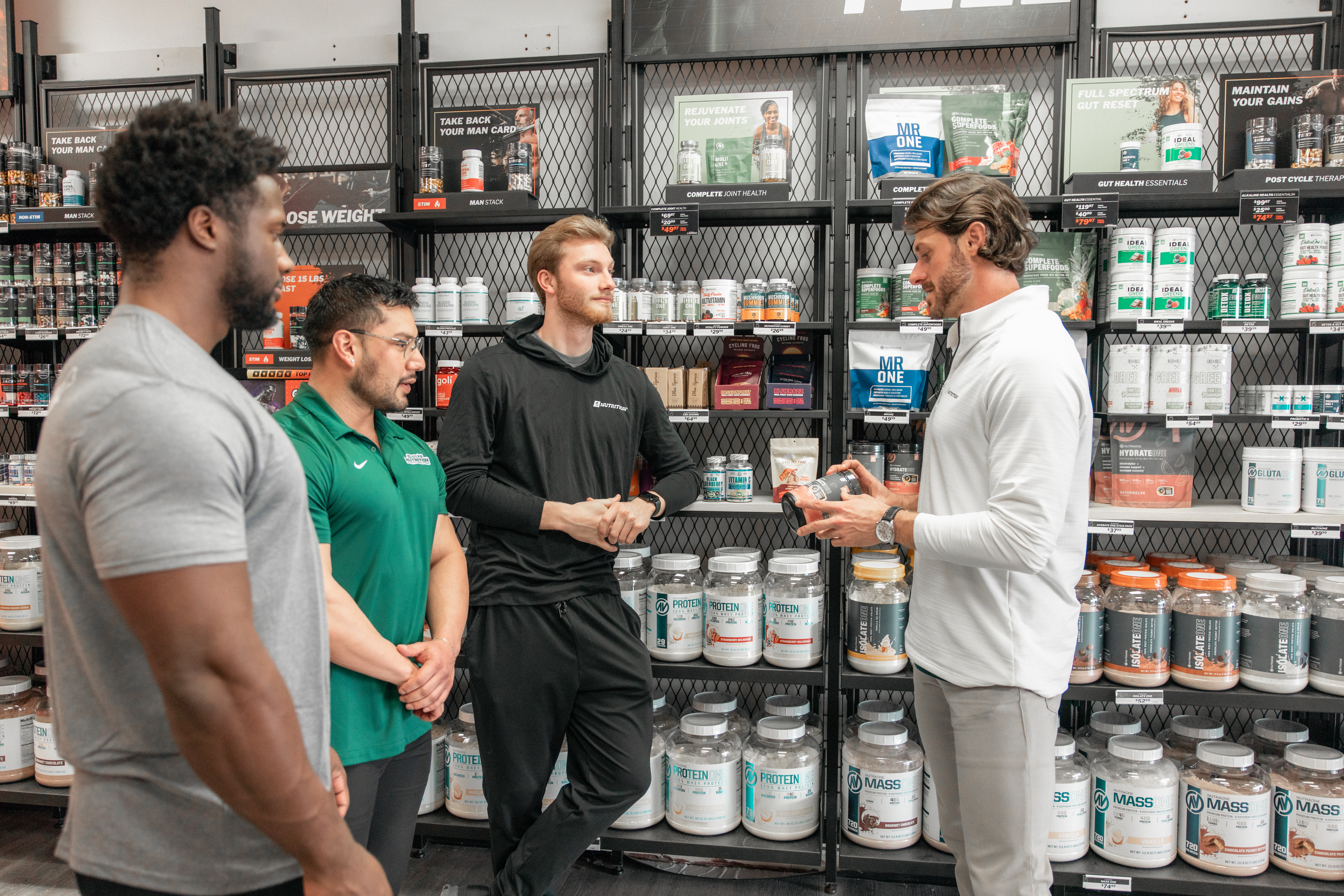 How to Hire & Train Staff for Your Nutrition Store