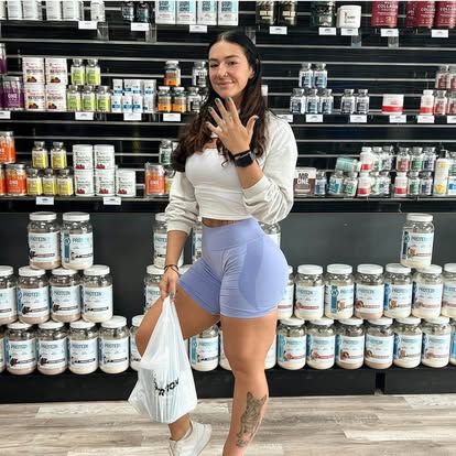5 Star customer posing with their shopping bag