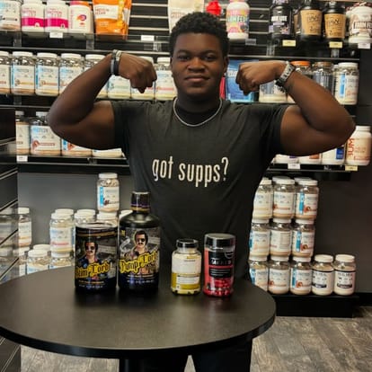 5 Star employee flexing with products